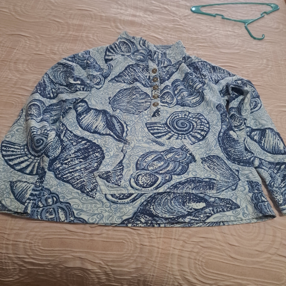 Lilly Pulitzer Navy and Cream Patterned Top